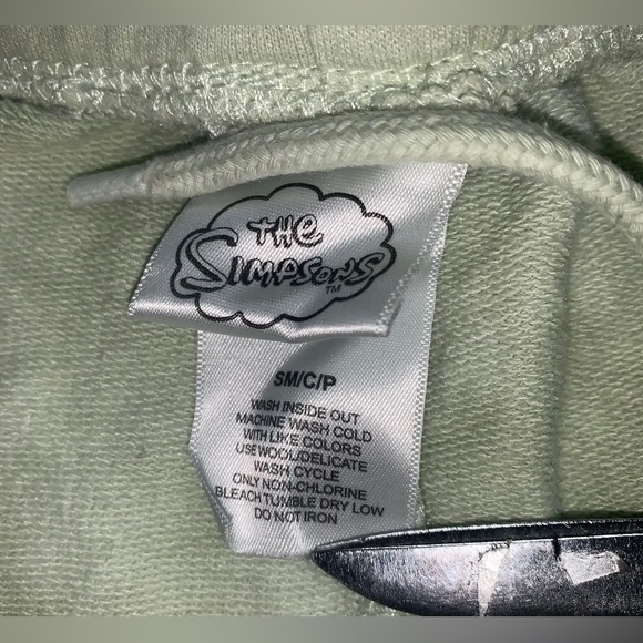 Lisa Simpson Sweatshirt/Shorts set size XS/S - Picture 16 of 16